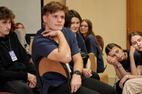 Ученик 11Б класса Артём Терехов вошел в число лучших по итогам онлайн-консультаций в ГИТИС.